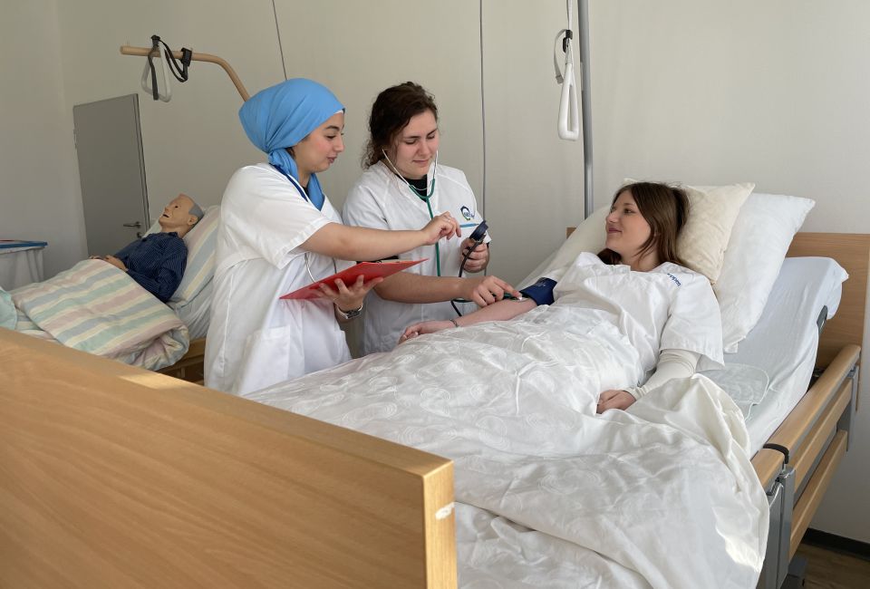 Image - Neuer Kurzbildungsgang Pflegeassistenz an den BBS Meppen