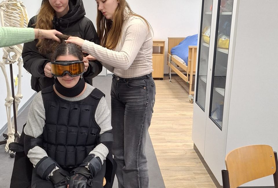 Image - Neuer Hemiparese-Simulator fÃ¼r den fachpraktischen Unterricht in der Pflege
